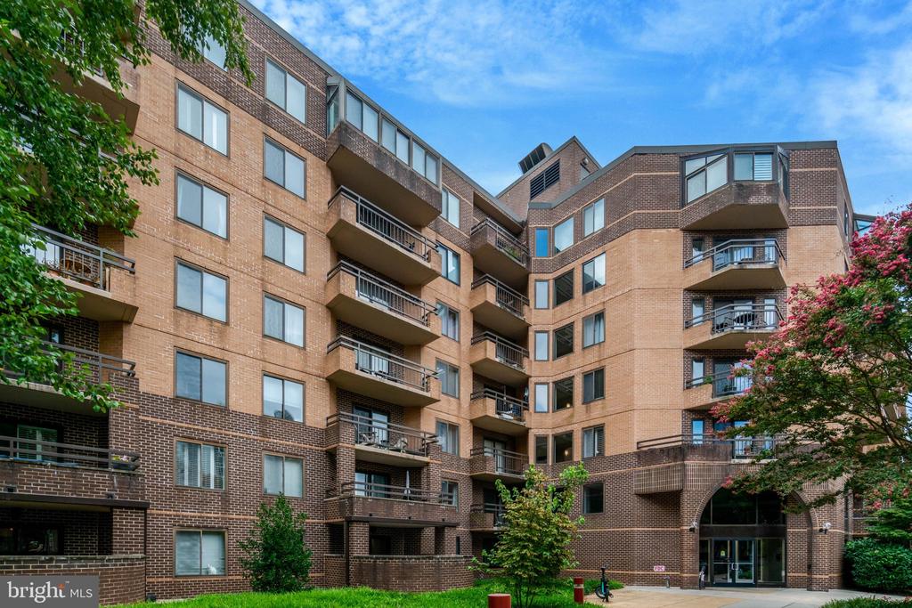 2111 WISCONSIN AVENUE NW Unit: 108