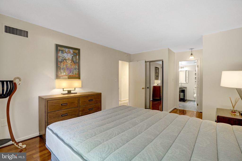 2111 WISCONSIN AVENUE NW Unit: 108