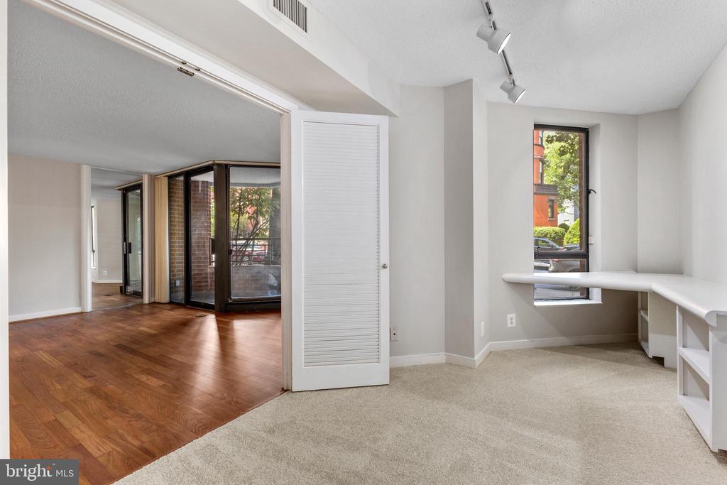 1099 22ND STREET NW Unit: 104