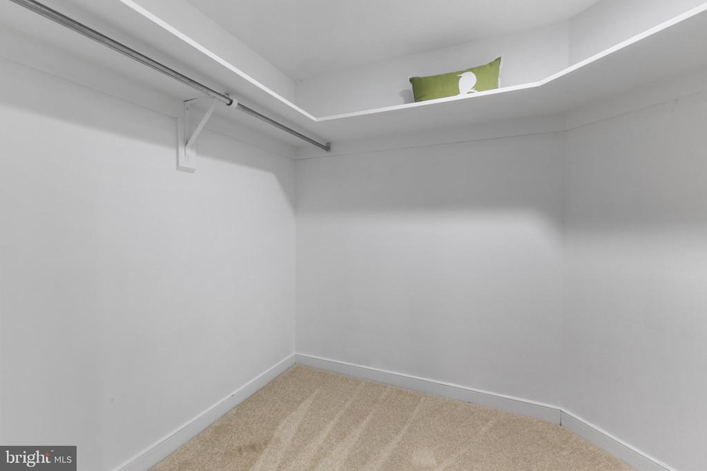 1099 22ND STREET NW Unit: 104
