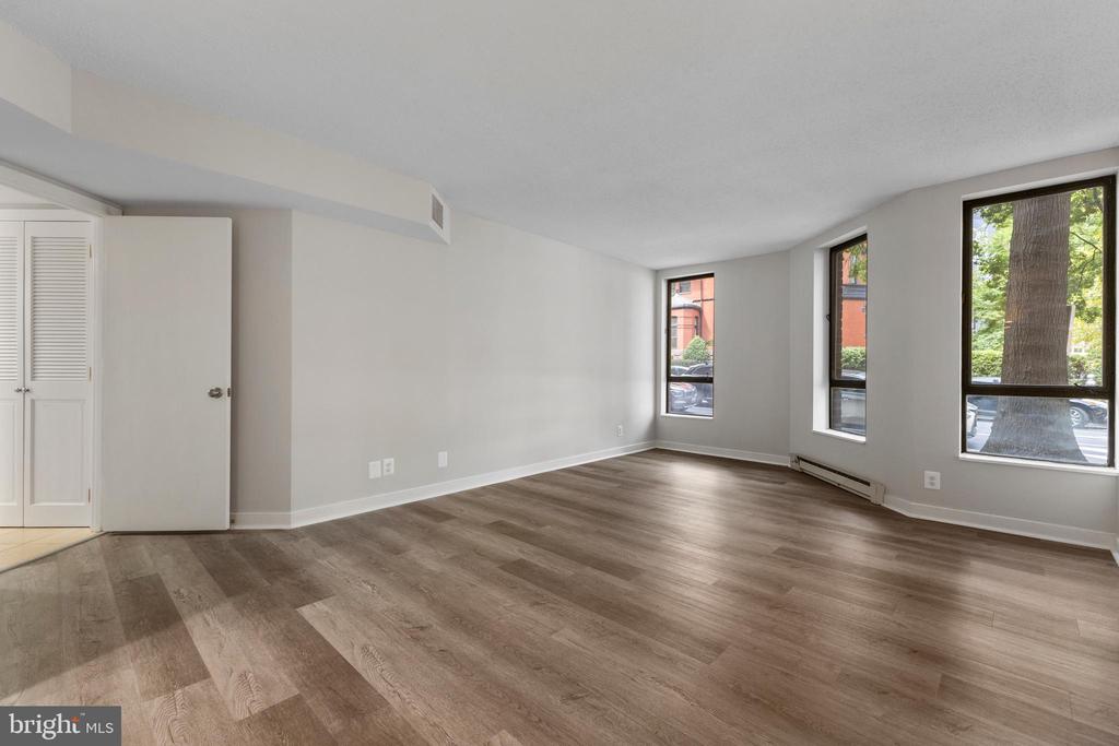 1099 22ND STREET NW Unit: 104
