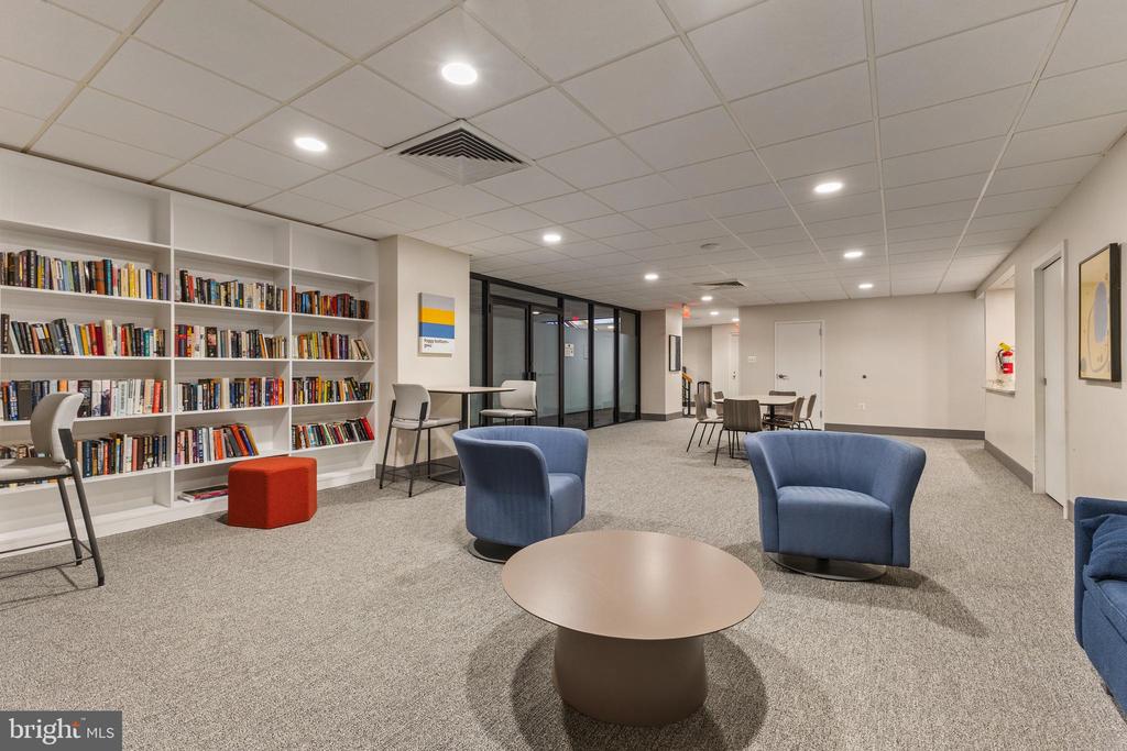 1099 22ND STREET NW Unit: 104