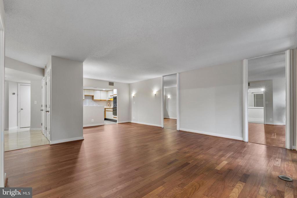 1099 22ND STREET NW Unit: 104