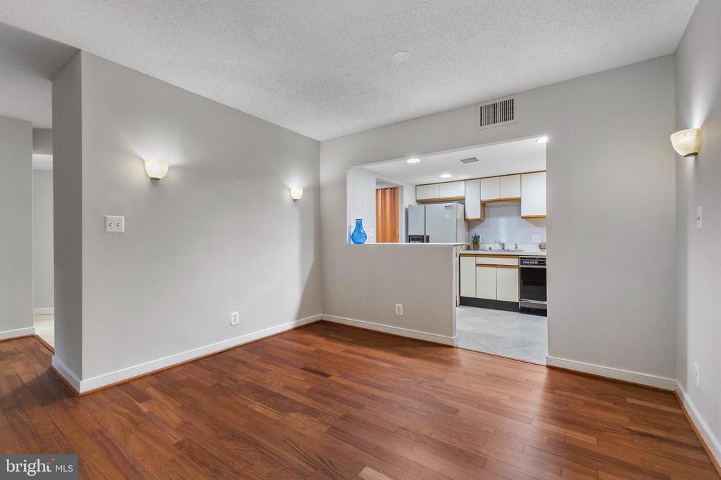 1099 22ND STREET NW Unit: 104