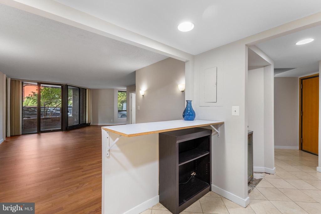 1099 22ND STREET NW Unit: 104