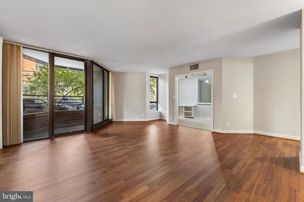 1099 22ND STREET NW Unit: 104