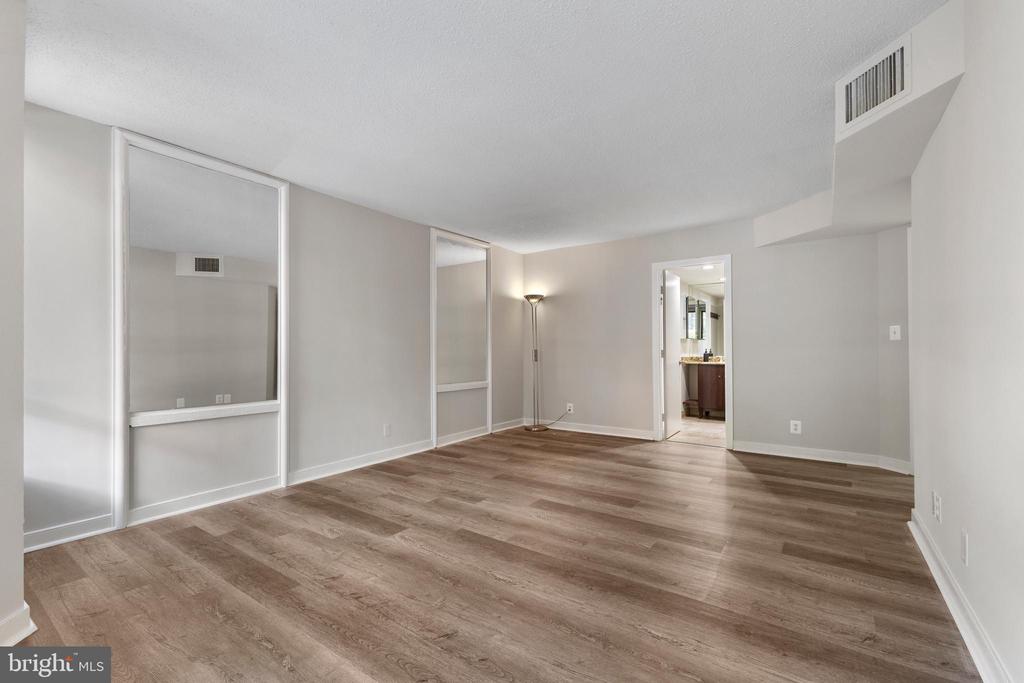 1099 22ND STREET NW Unit: 104