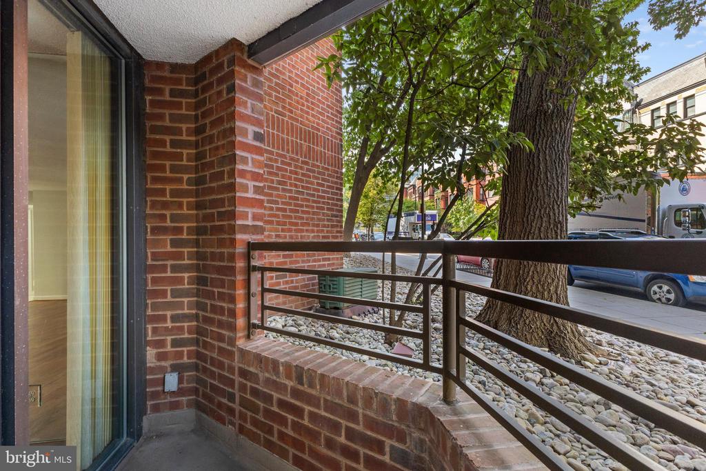 1099 22ND STREET NW Unit: 104