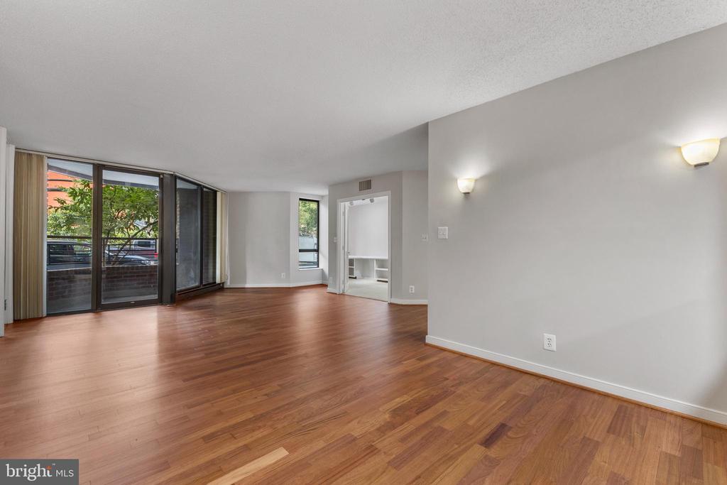 1099 22ND STREET NW Unit: 104