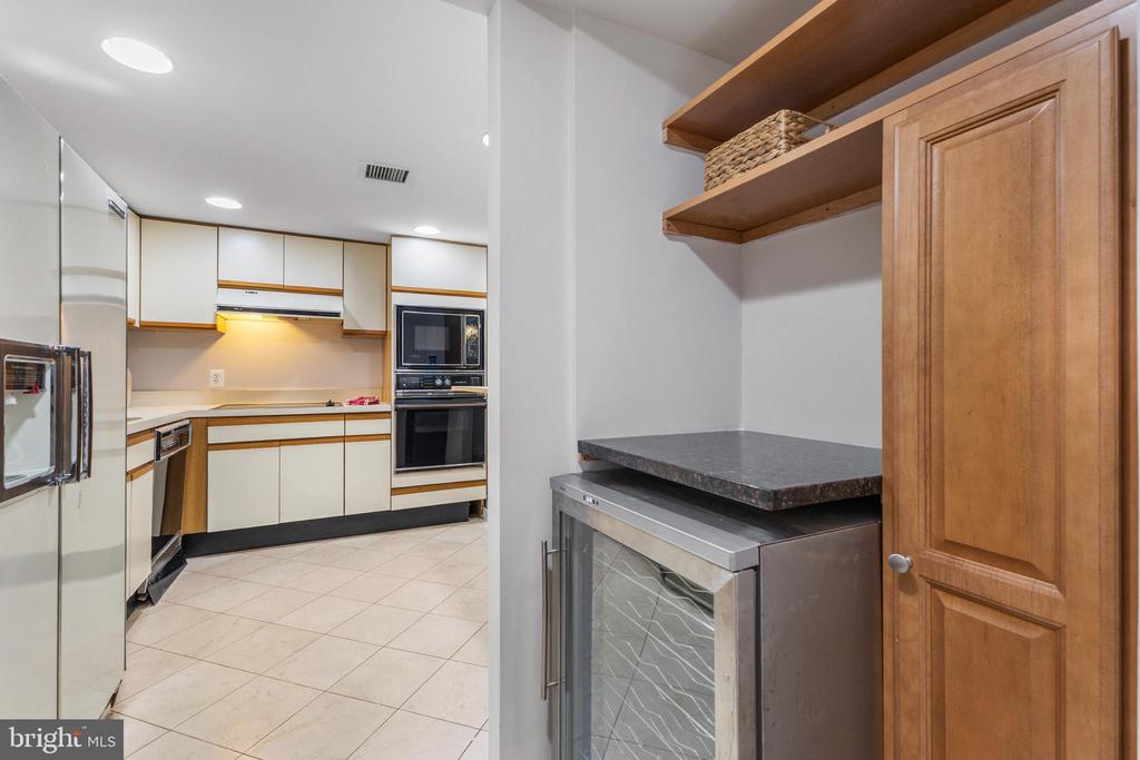 1099 22ND STREET NW Unit: 104