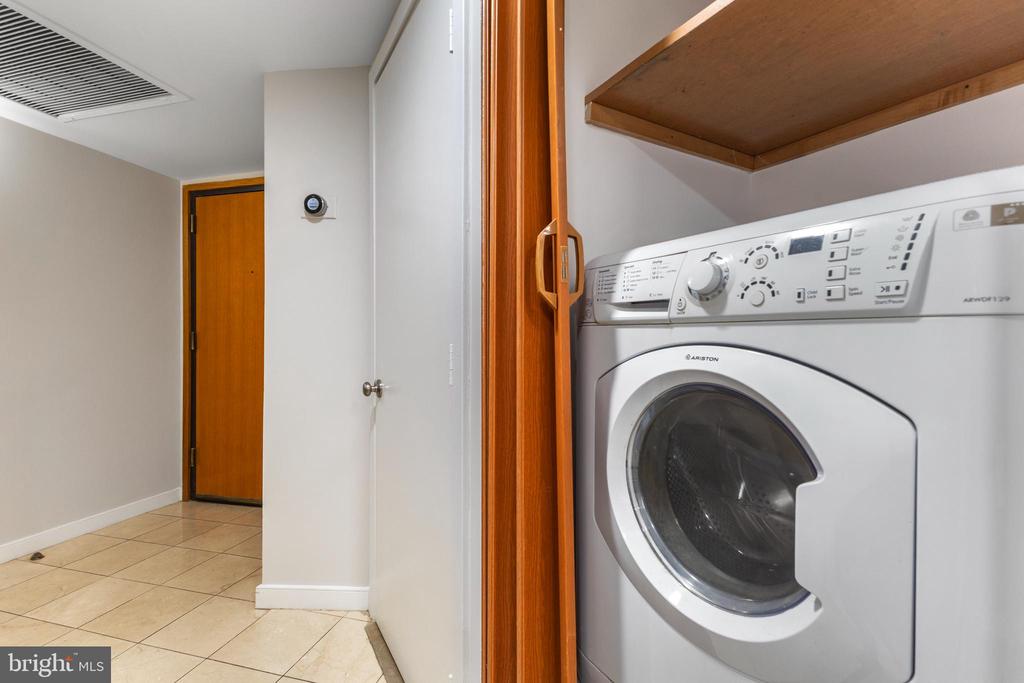 1099 22ND STREET NW Unit: 104