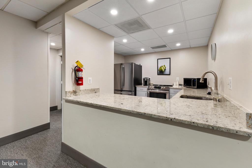 1099 22ND STREET NW Unit: 104