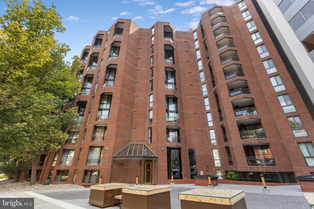 1099 22ND STREET NW Unit: 104