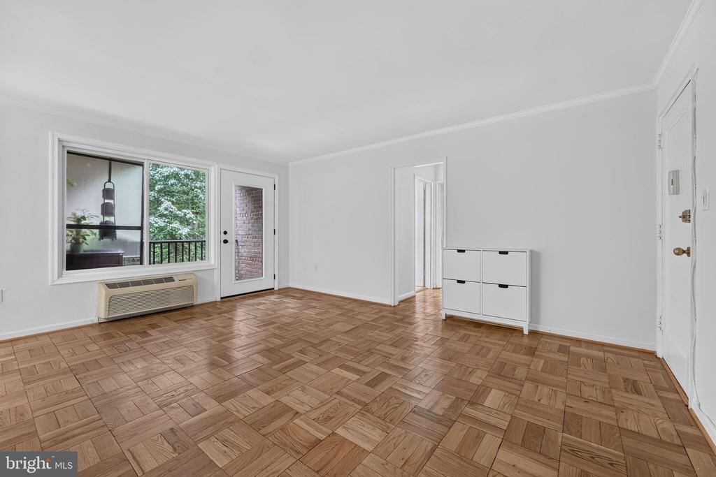 4114 DAVIS PLACE NW Unit: 213