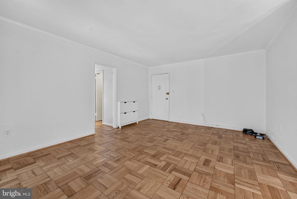 4114 DAVIS PLACE NW Unit: 213