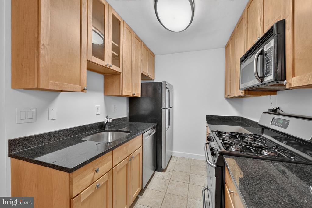 4114 DAVIS PLACE NW Unit: 213