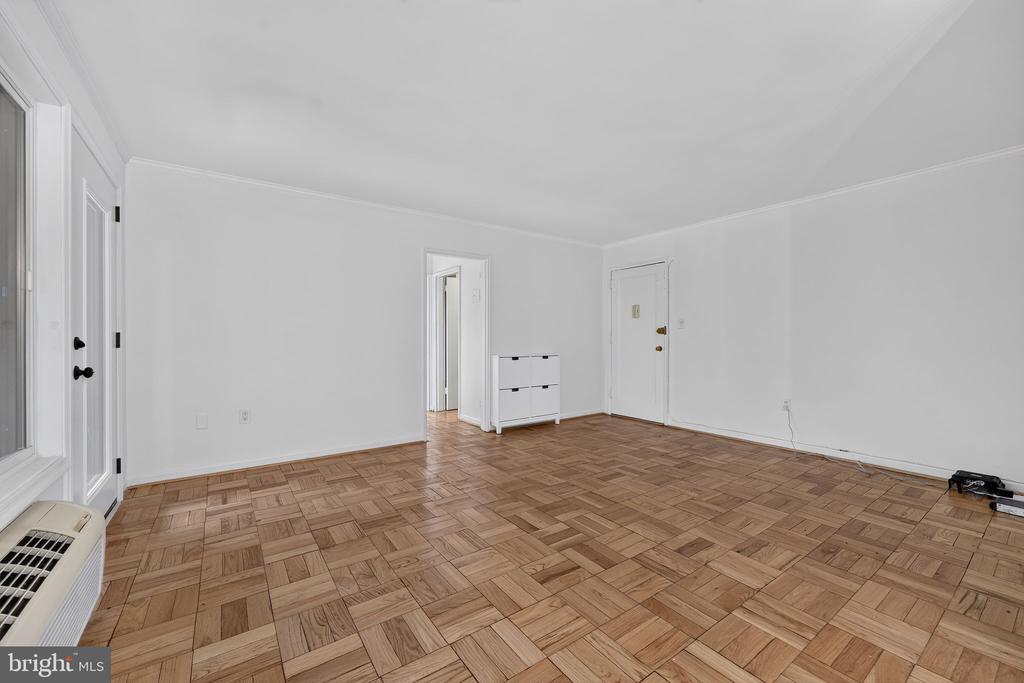 4114 DAVIS PLACE NW Unit: 213