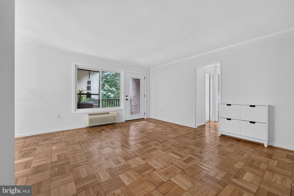 4114 DAVIS PLACE NW Unit: 213