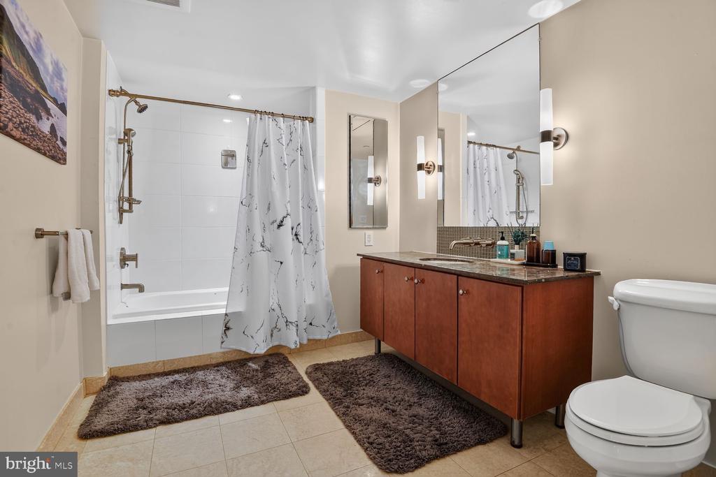 1025 1ST STREET SE Unit: 701