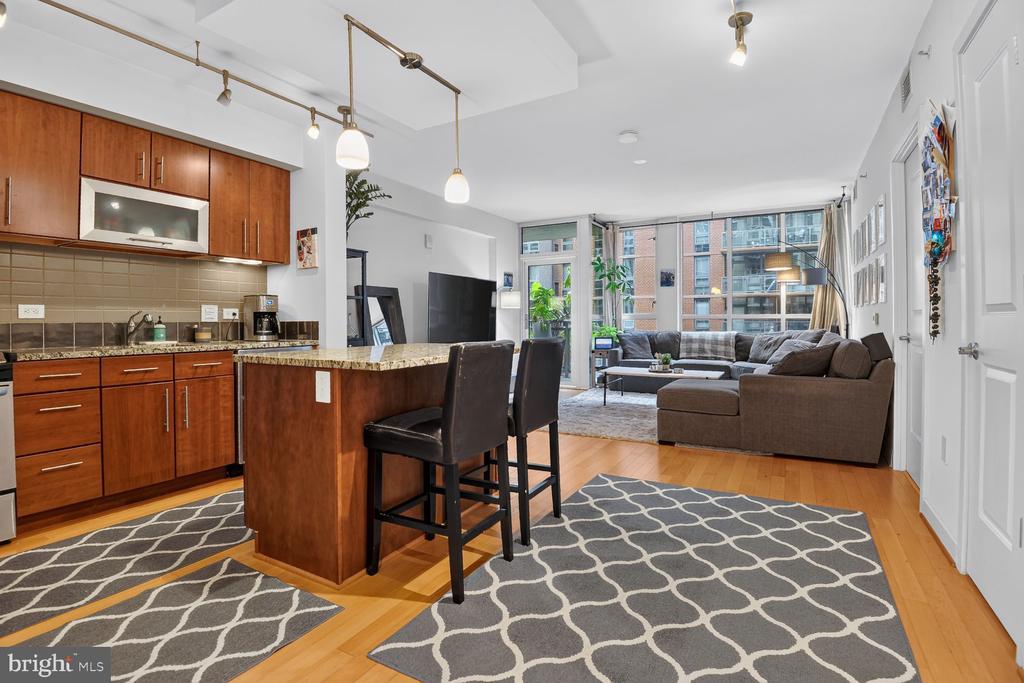 1025 1ST STREET SE Unit: 701