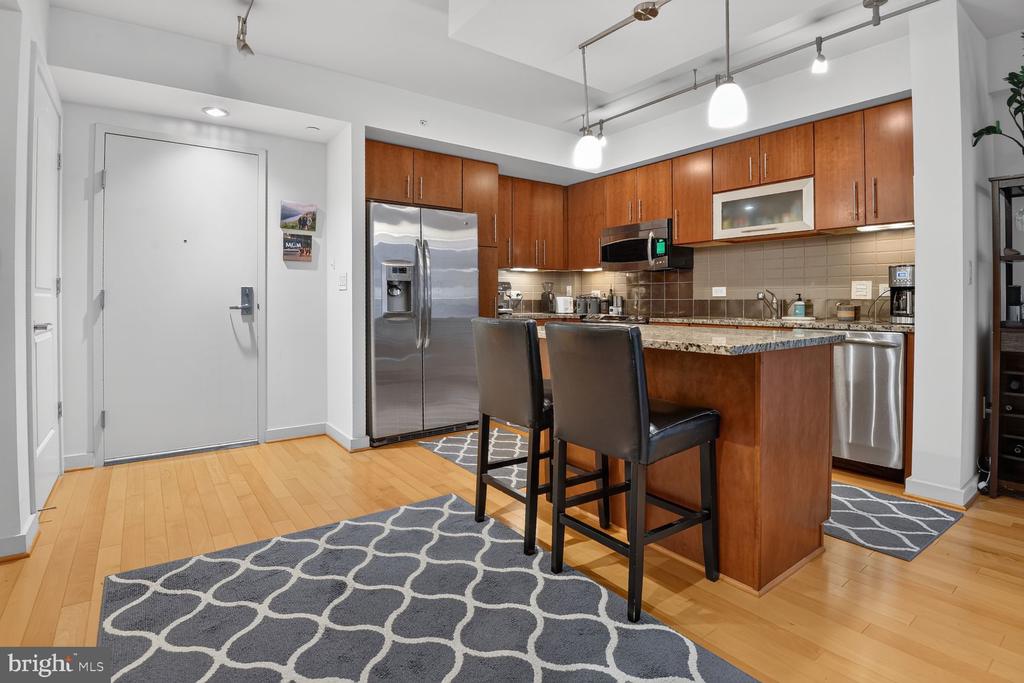 1025 1ST STREET SE Unit: 701