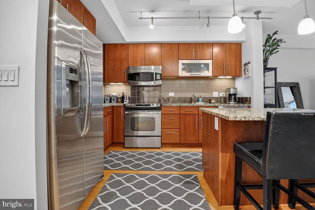 1025 1ST STREET SE Unit: 701