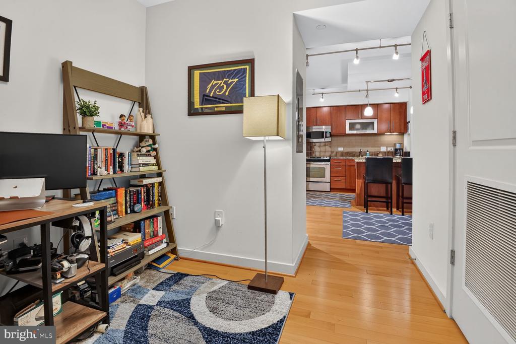 1025 1ST STREET SE Unit: 701