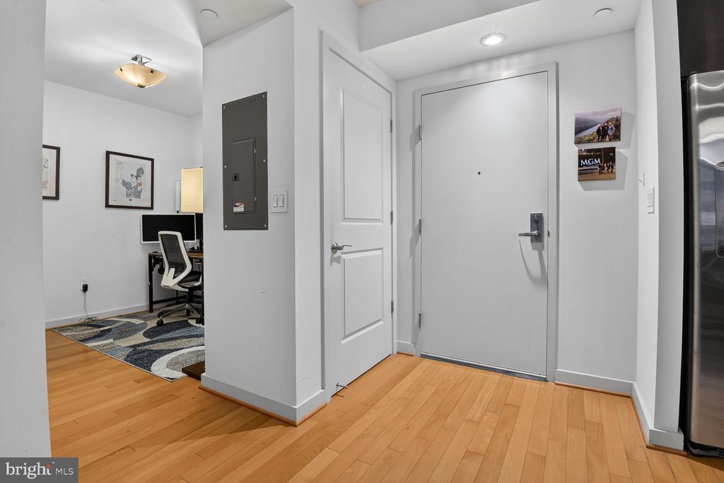 1025 1ST STREET SE Unit: 701