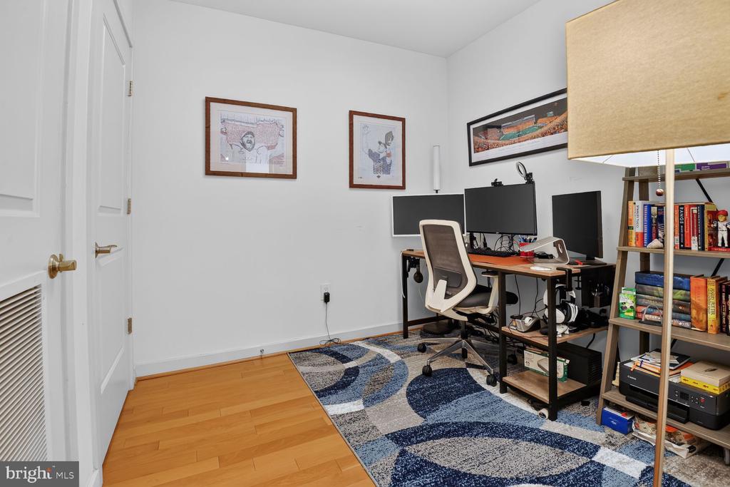 1025 1ST STREET SE Unit: 701