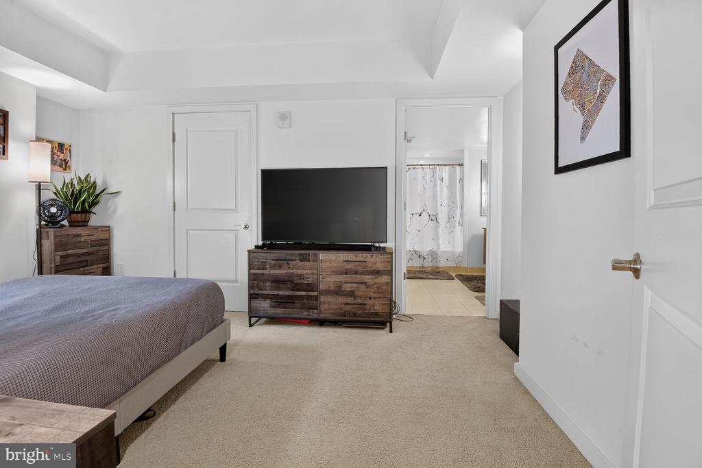 1025 1ST STREET SE Unit: 701