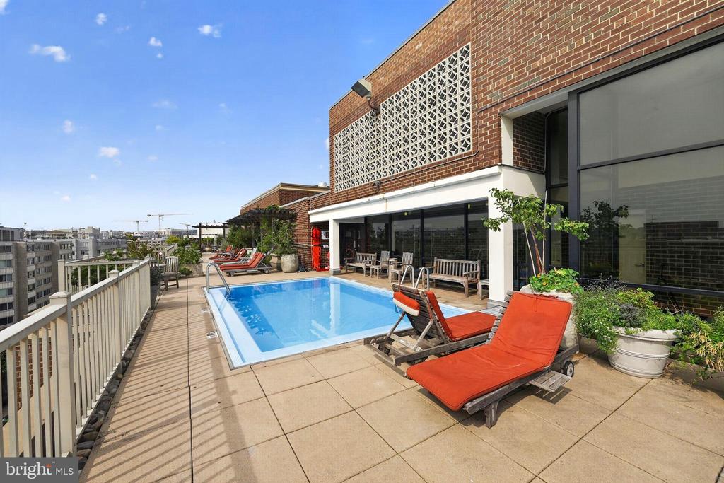 1301 20TH STREET NW Unit: 110