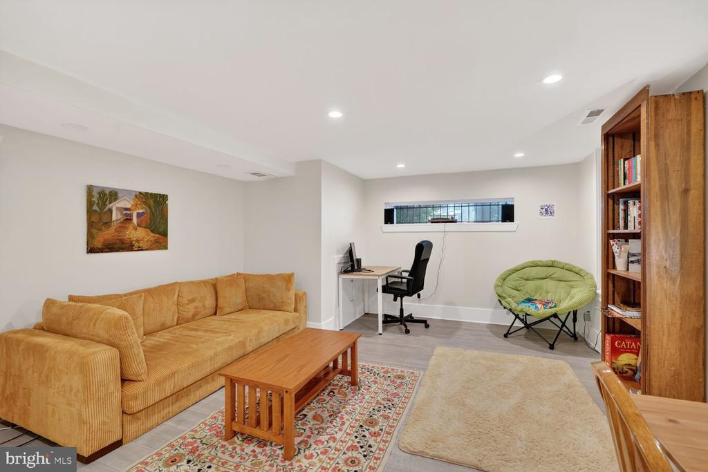 1495 NEWTON STREET NW Unit: B102