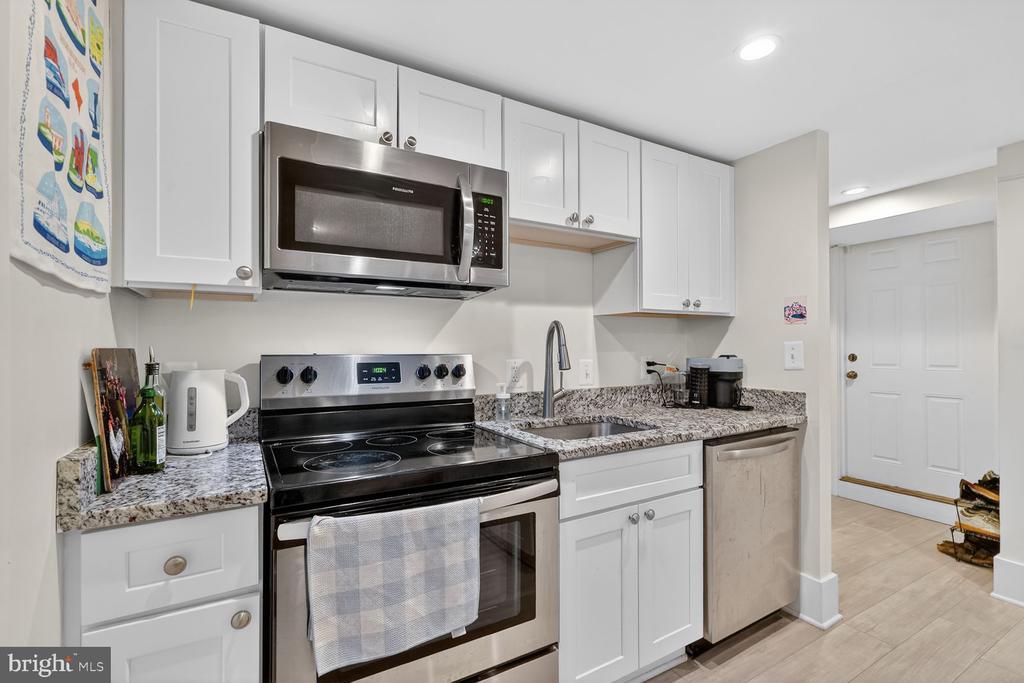 1495 NEWTON STREET NW Unit: B102