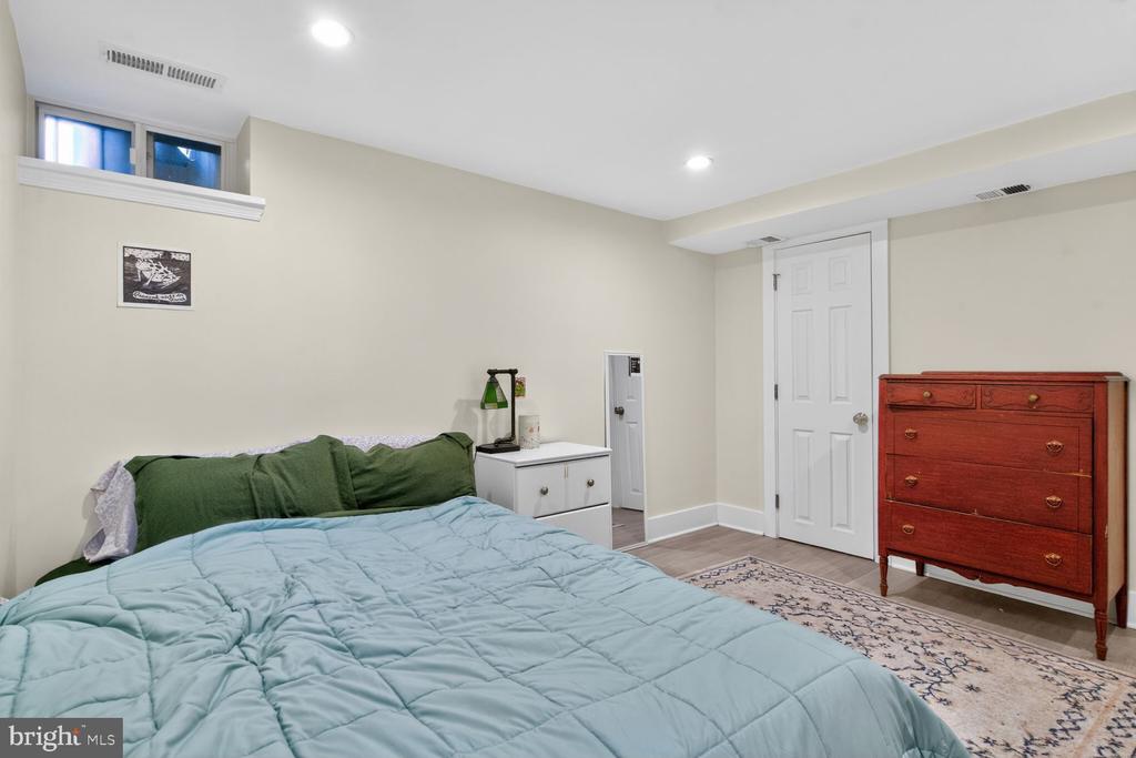 1495 NEWTON STREET NW Unit: B102
