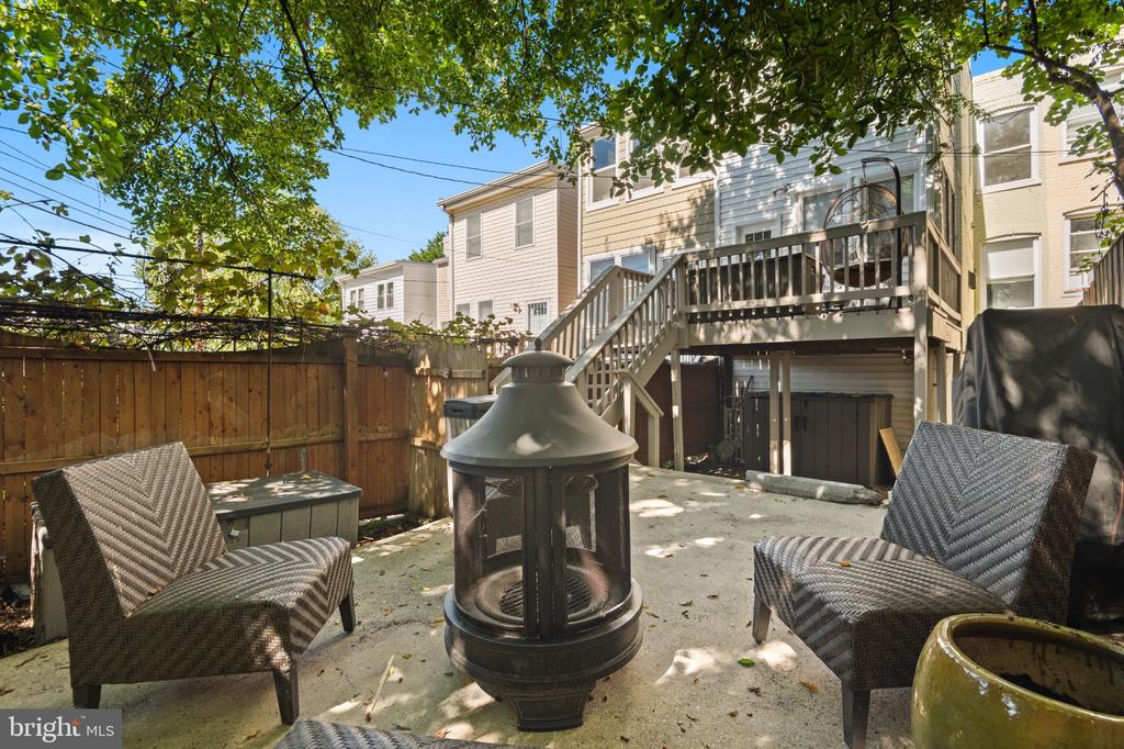 320 SHEPHERD STREET NW