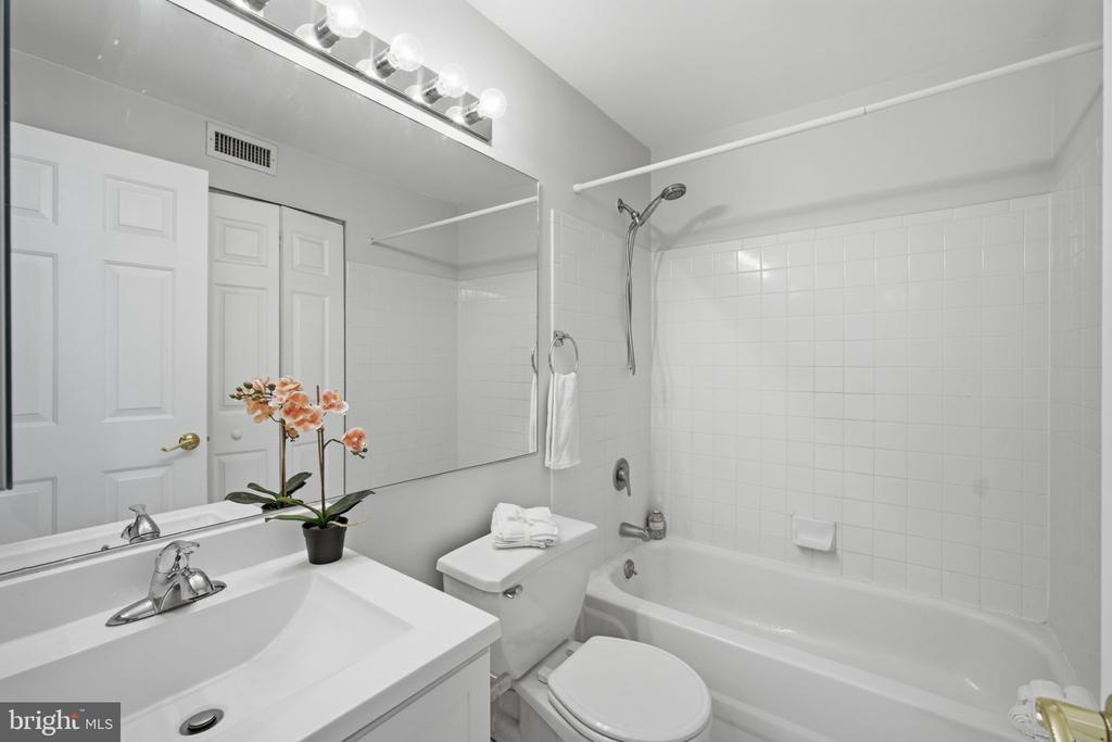 1312 MASSACHUSETTS AVENUE NW Unit: 802