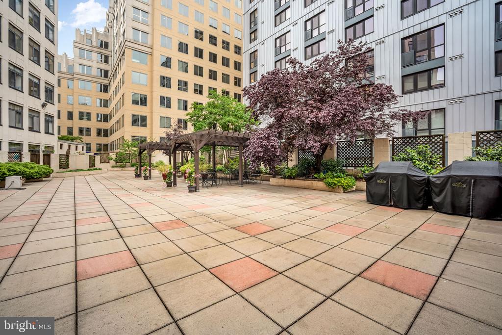 1312 MASSACHUSETTS AVENUE NW Unit: 802