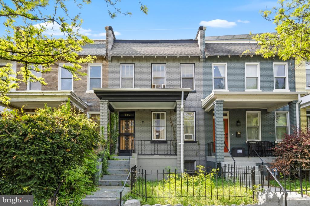 325 BRYANT STREET NE