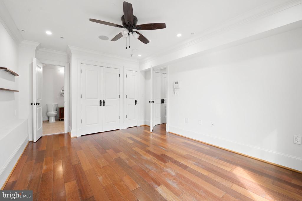 936 MADISON STREET NW Unit: 201