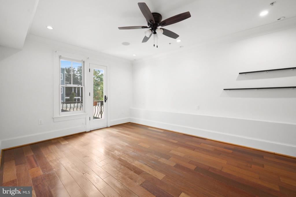 936 MADISON STREET NW Unit: 201