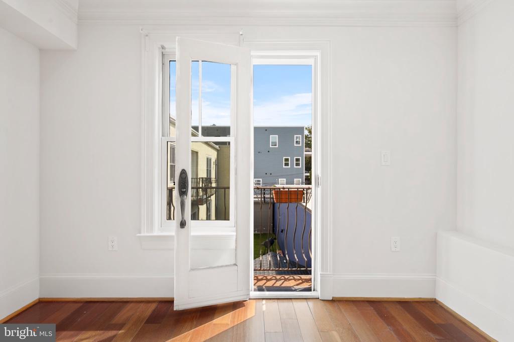 936 MADISON STREET NW Unit: 201