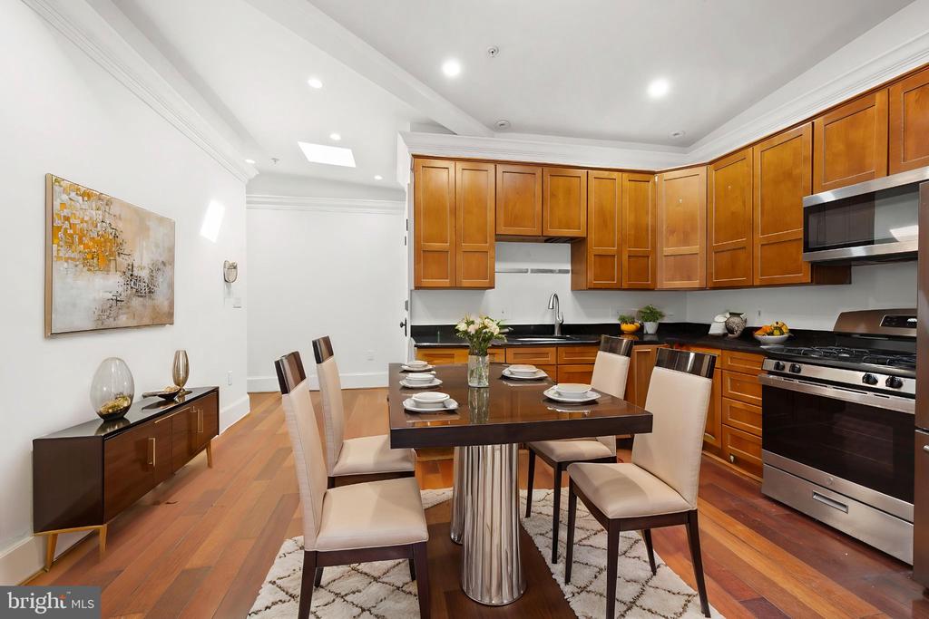 936 MADISON STREET NW Unit: 201