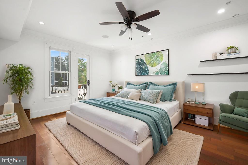 936 MADISON STREET NW Unit: 201