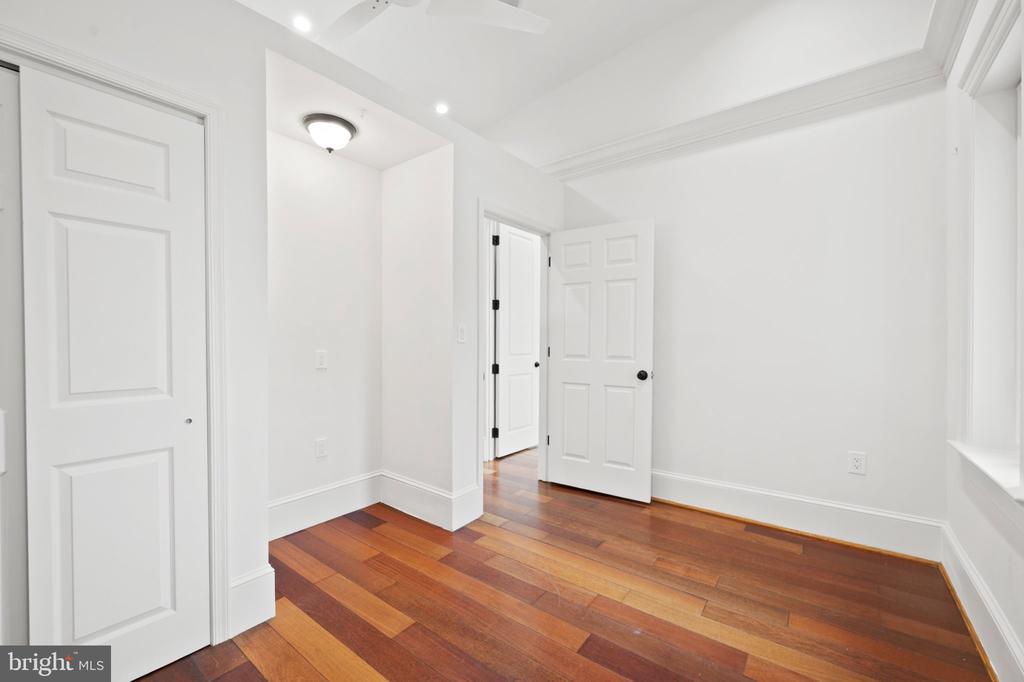 936 MADISON STREET NW Unit: 201