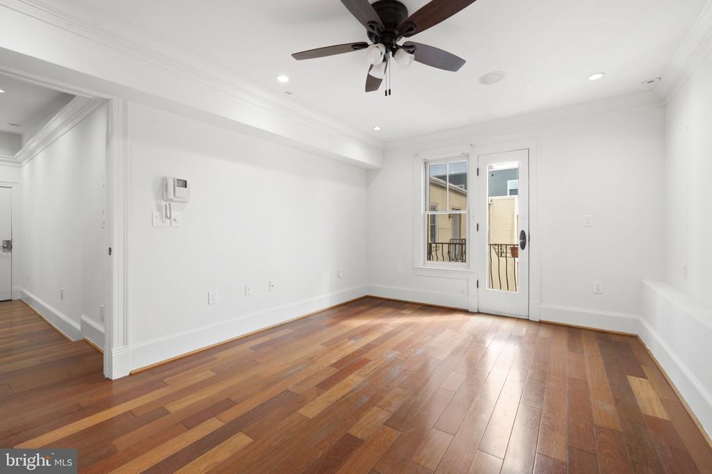 936 MADISON STREET NW Unit: 201