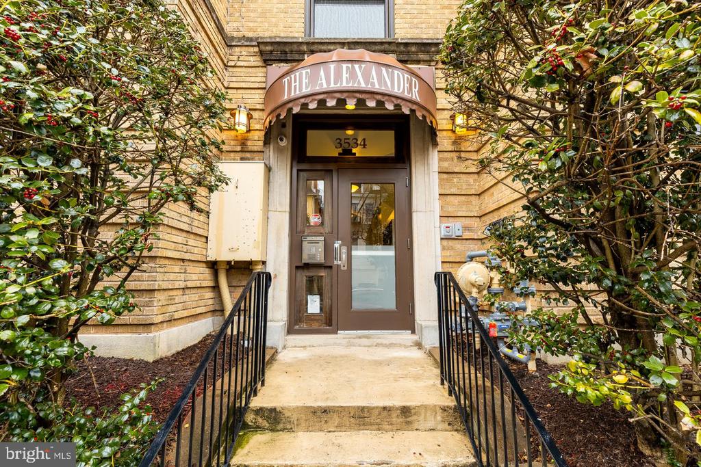 3534 10TH STREET NW Unit: 200