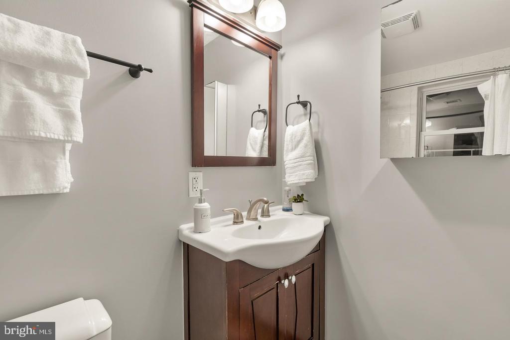 3534 10TH STREET NW Unit: 200