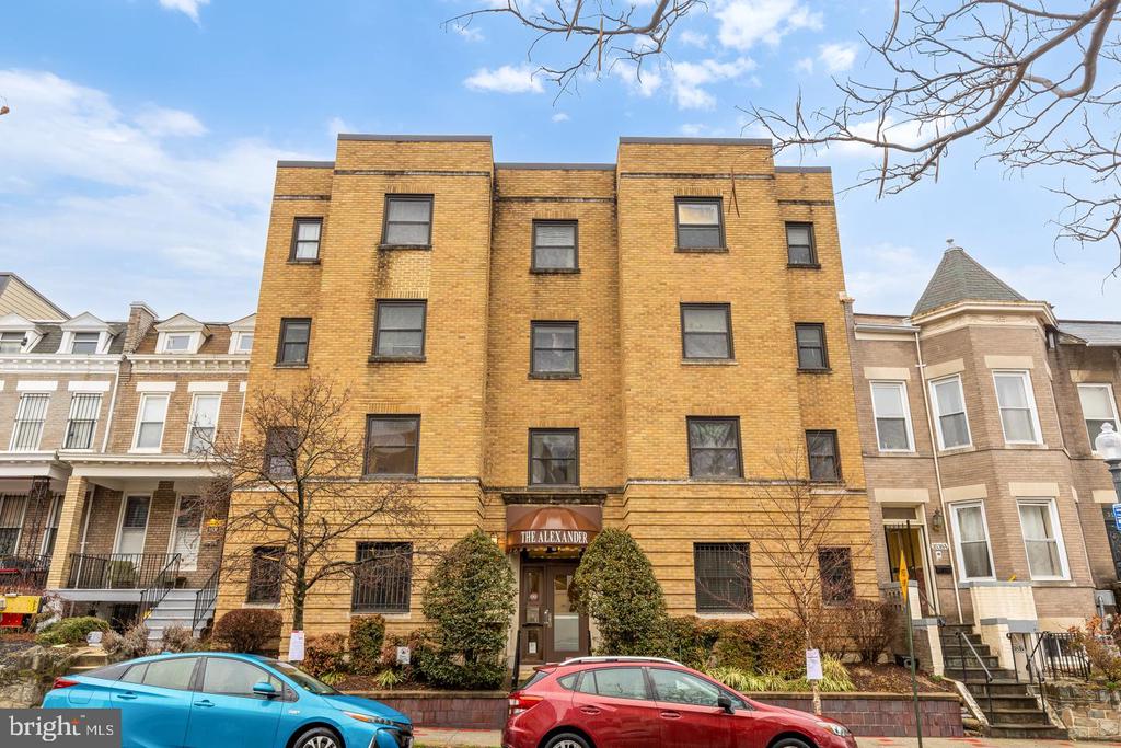 3534 10TH STREET NW Unit: 200