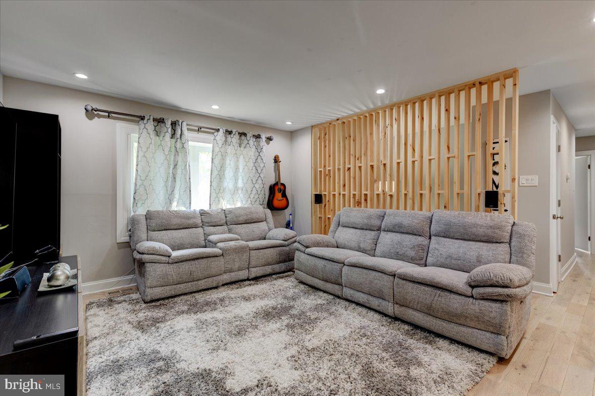 1904 Trafalgar DRIVE