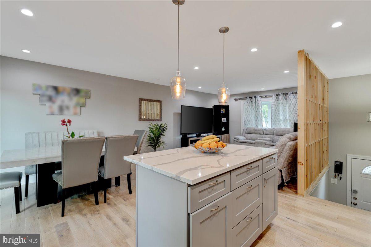1904 Trafalgar DRIVE